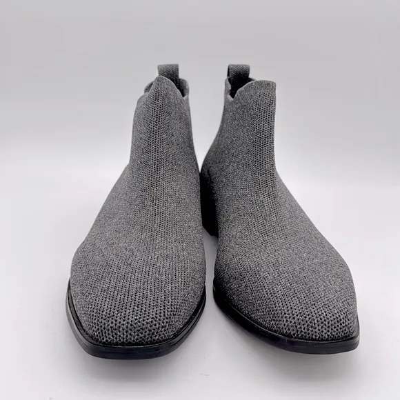 VIVAIA NWOT women’s Ryan Pro square toe water Repellent ankle boots slip on knit