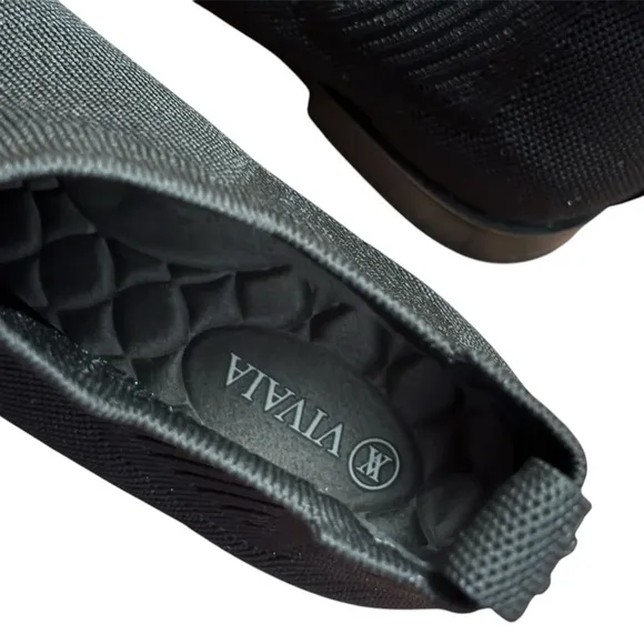 VIVAIA Ryan Chelsea Slip on Bootie size 9