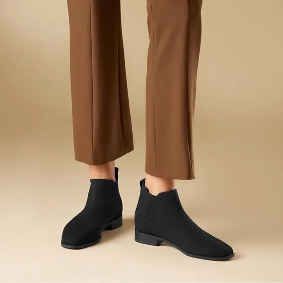 VIVAIA Ryan Chelsea Slip on Bootie size 9