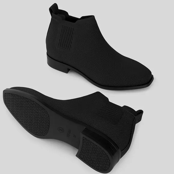 VIVAIA Ryan Chelsea Slip on Bootie size 9