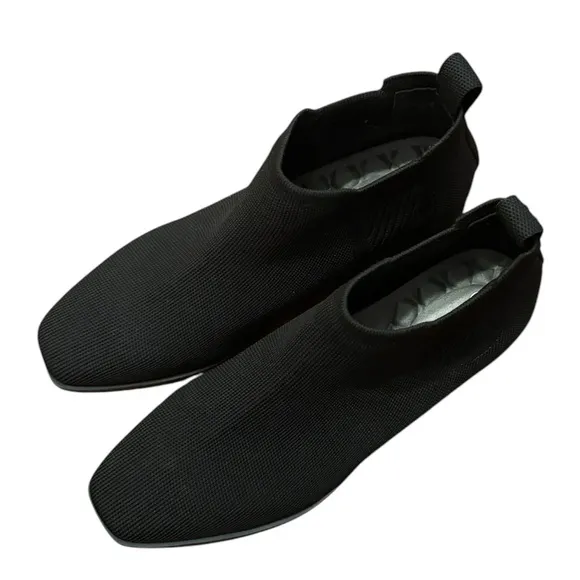 VIVAIA Ryan Chelsea Slip on Bootie size 9