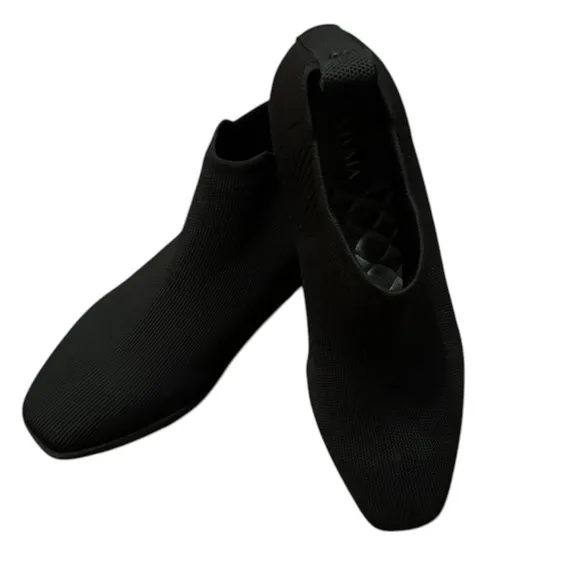 VIVAIA Ryan Chelsea Slip on Bootie size 9