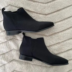 Vivaia Slip-On Square-Toe Ankle Chelsea Boots (Ryan Slip-On)