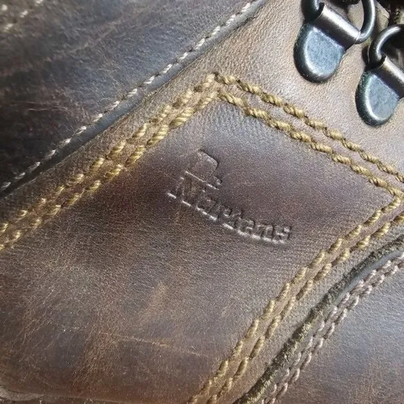VTG Doc Martens Ankle Lace Up Boots Sz 8 Brown Leather Air Cushion Sole England