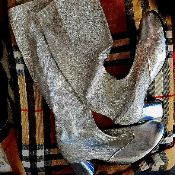 VTG LEATHER STRETCH KNEE BOOTS SILVER GLITTER METALLIC SZ 8 8.5 GOGO MOD OMG