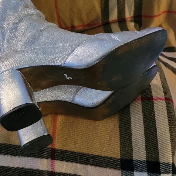 VTG LEATHER STRETCH KNEE BOOTS SILVER GLITTER METALLIC SZ 8 8.5 GOGO MOD OMG