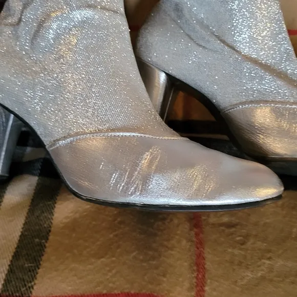 VTG LEATHER STRETCH KNEE BOOTS SILVER GLITTER METALLIC SZ 8 8.5 GOGO MOD OMG
