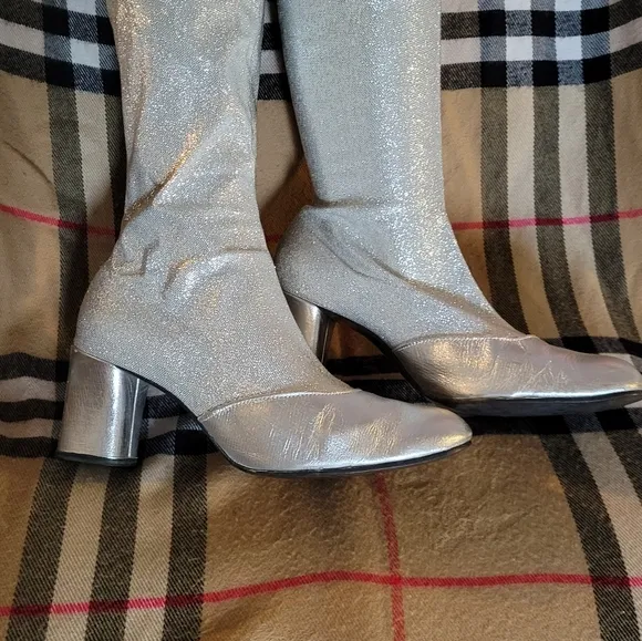 VTG LEATHER STRETCH KNEE BOOTS SILVER GLITTER METALLIC SZ 8 8.5 GOGO MOD OMG