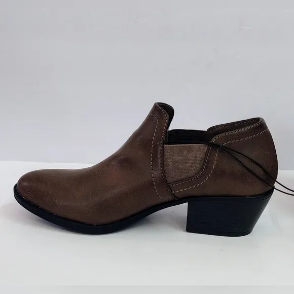 Weatherproof original women's ankle booties NEW!! Size 9 🔥