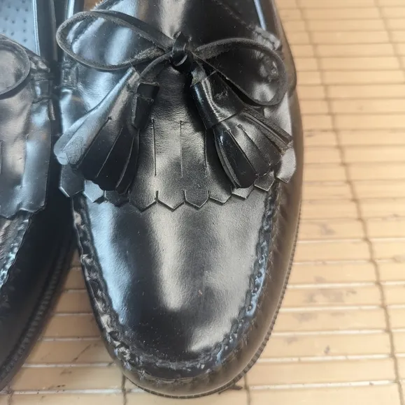 W.H. Prescott Men's Black Leather tassel kilt Loafers Dress Shoes Size 8.5W. new