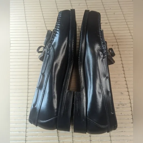 W.H. Prescott Men's Black Leather tassel kilt Loafers Dress Shoes Size 8.5W. new