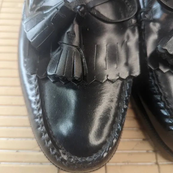 W.H. Prescott Men's Black Leather tassel kilt Loafers Dress Shoes Size 8.5W. new