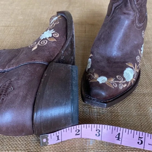 White Diamonds Leather Floral Embroidered snip toe cowboy boots