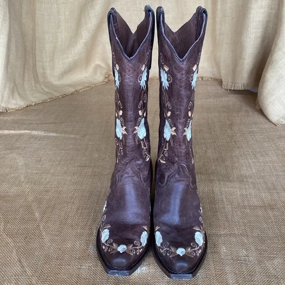 White Diamonds Leather Floral Embroidered snip toe cowboy boots