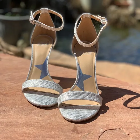 White Gianni Bini High Heel Silver Sandals size 5.5