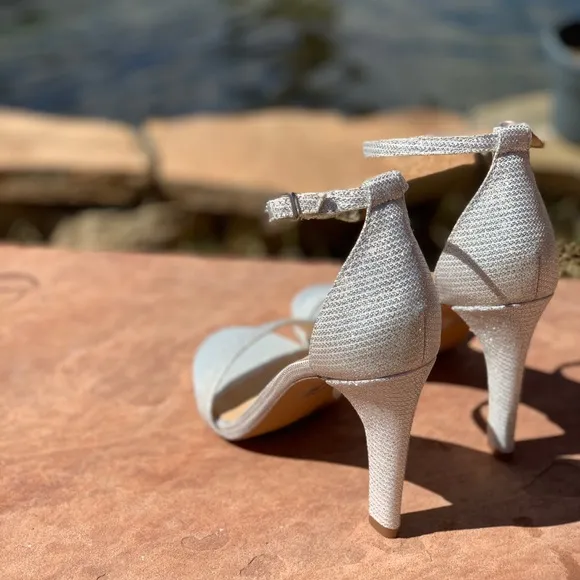 White Gianni Bini High Heel Silver Sandals size 5.5