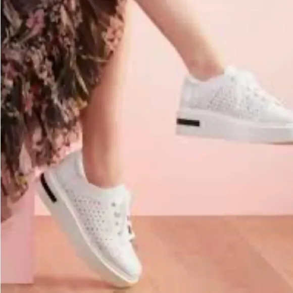 White Leather Platform Oxford Sneakers Sporty Perforated Upper Size-women's 9