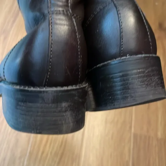 White Mountain Women’s Brown Leather Booties, size 7