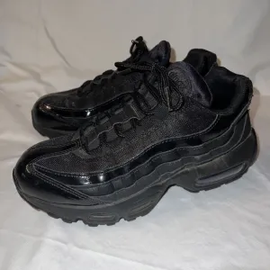 Women Size 7 US Nike Air Max 95 Triple Black Sneakers Retro Low Top Trainers