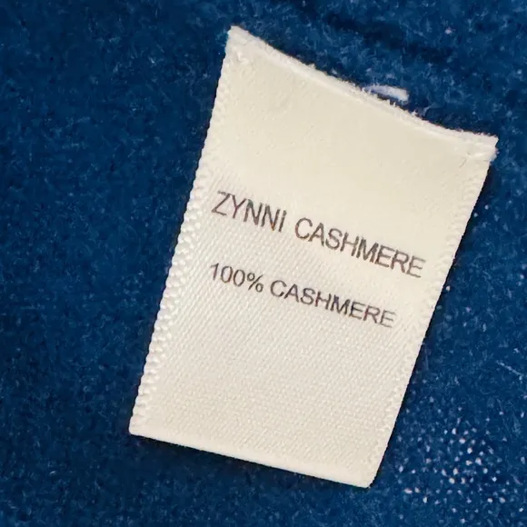 Women’s 100% Cashmere Navy Blue Sweater Size Medium