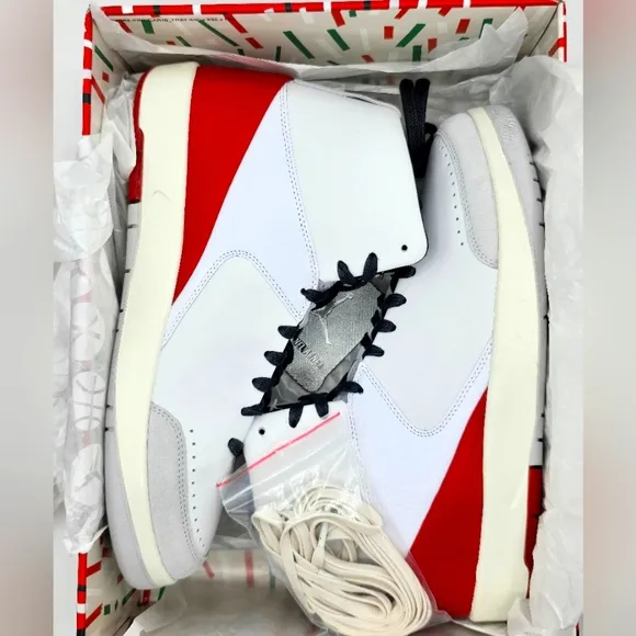 Women's Air Jordan 2 Retro SE &quot;Nina Chanel Abney&quot; Sneakers☆Size 10.5☆Men's 9.0☆