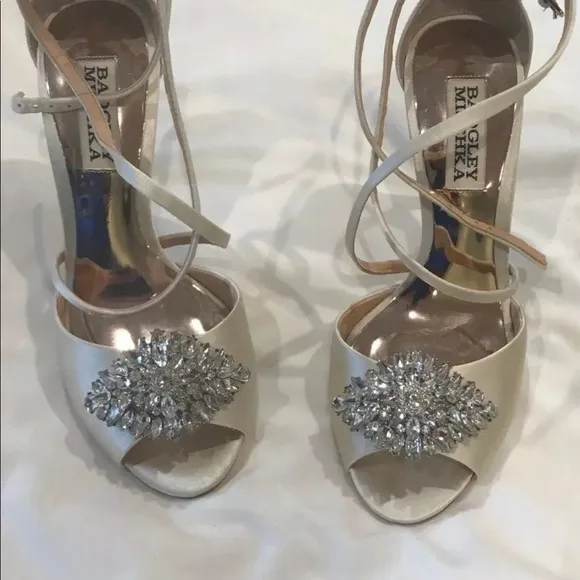 Women’s “Badgley Mischka “ Wedding shoes size 5