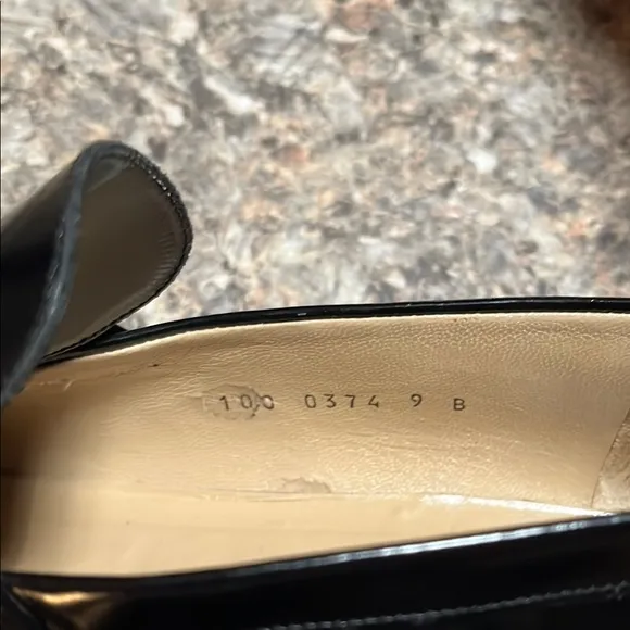 Women’s Black Gucci Leather Loafers