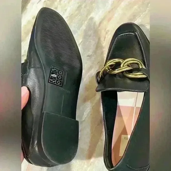 Women’s DOLCE VITA Crys Black Leather loafers/flats. Size 7