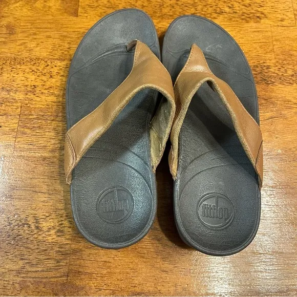 Women’s FitFlop Brown LULU Leather Toe-Post Sandals size 7