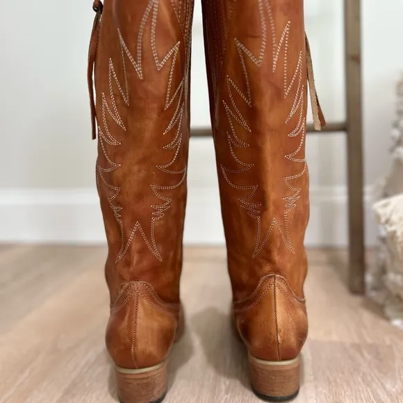 Women’s FreeBird By Steven Whisper Boots Size 8