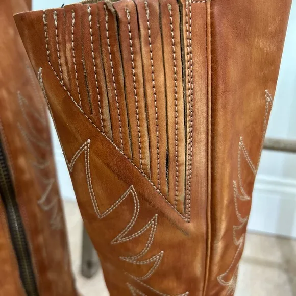 Women’s FreeBird By Steven Whisper Boots Size 8