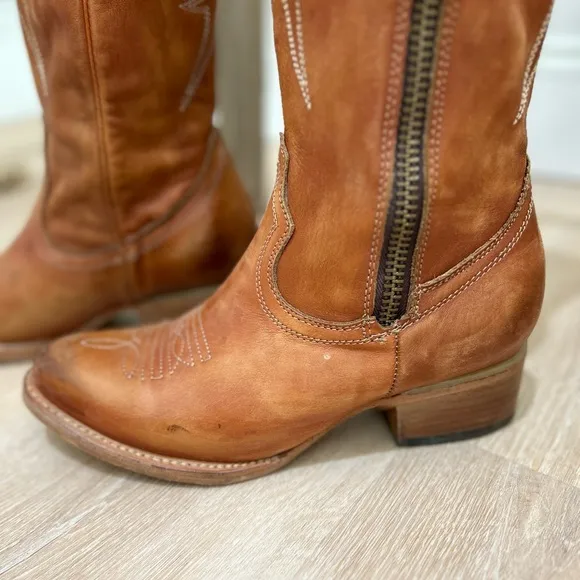 Women’s FreeBird By Steven Whisper Boots Size 8