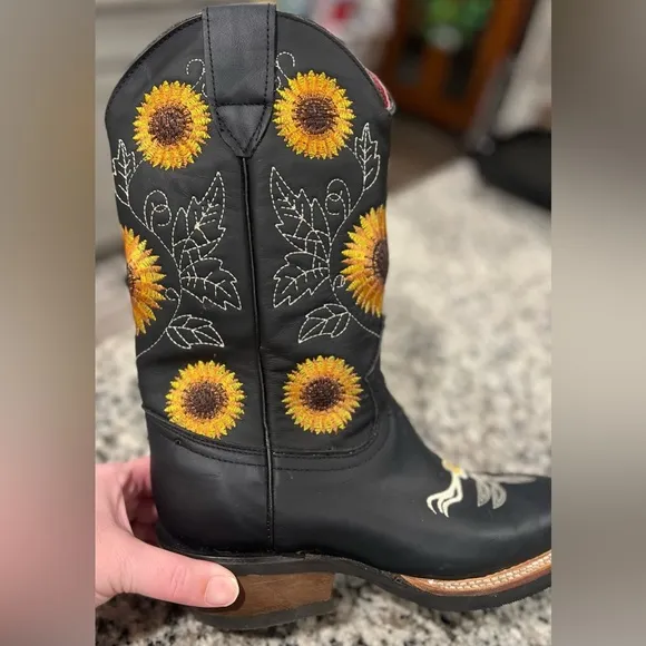 Women’s Leather Sunflowers Square Toe Embroidered Black Boots Handcrafted Sz 8