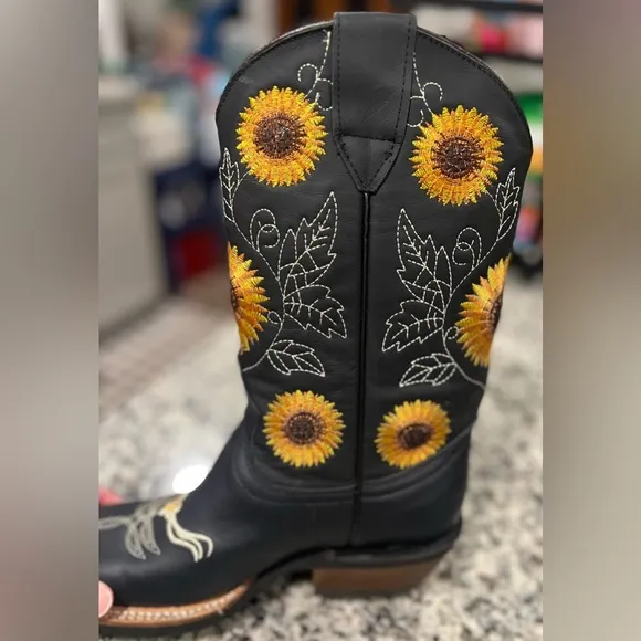 Women’s Leather Sunflowers Square Toe Embroidered Black Boots Handcrafted Sz 8