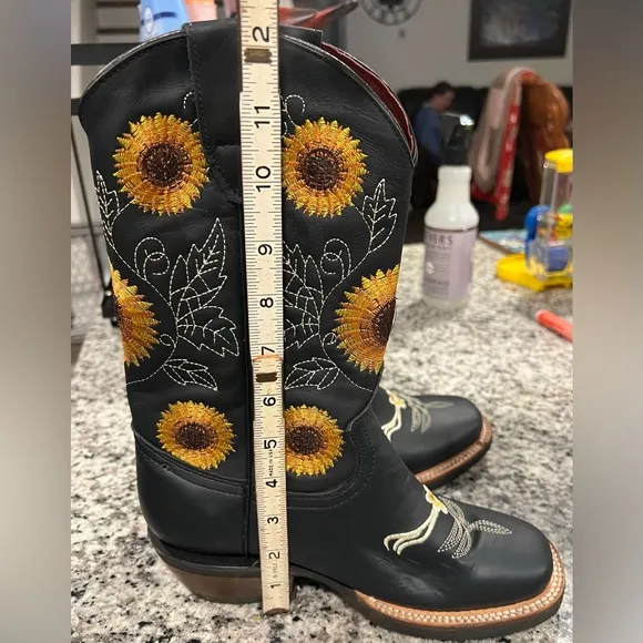 Women’s Leather Sunflowers Square Toe Embroidered Black Boots Handcrafted Sz 8