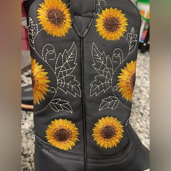 Women’s Leather Sunflowers Square Toe Embroidered Black Boots Handcrafted Sz 8