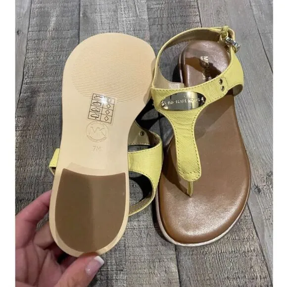 Women's Michael Kors Plate Flat Thong Sandals | Buttercup | 7