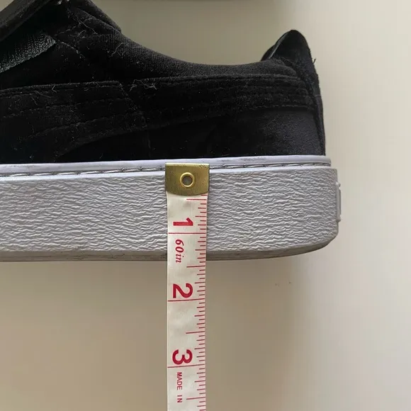 Women’s Puma Basket Platform Strap Velvet Rope Platform Sneakers Black Size 8.5