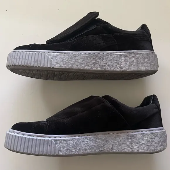 Women’s Puma Basket Platform Strap Velvet Rope Platform Sneakers Black Size 8.5