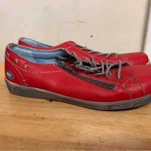 Women’s Red and Gray aika fashion Low-Top Sneakers with Zipper size 39(8)