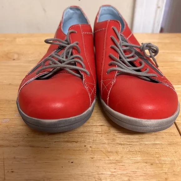 Women’s Red and Gray aika fashion Low-Top Sneakers with Zipper size 39(8)