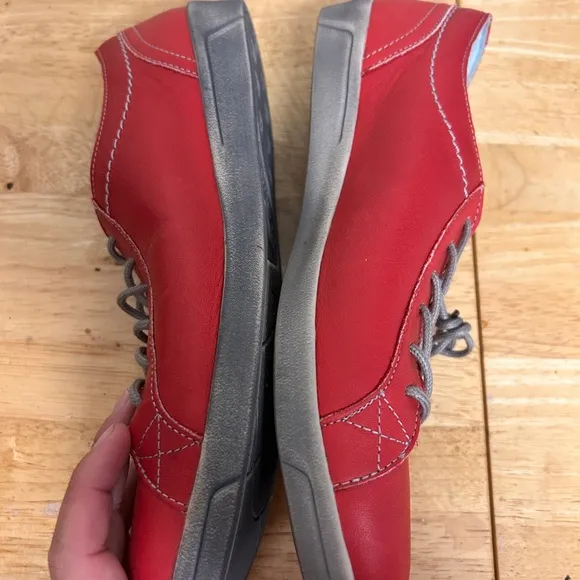 Women’s Red and Gray aika fashion Low-Top Sneakers with Zipper size 39(8)