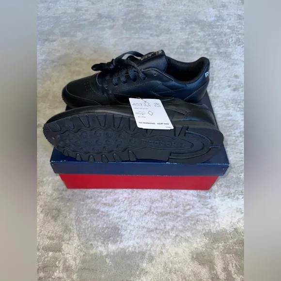 Women’s Reebok Classic Leather Sneaker - 9M