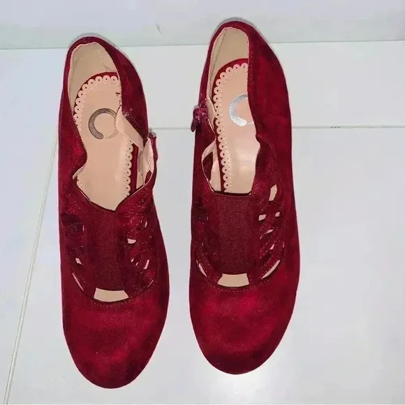 Women's  Retro Cutout Ankle Boots Slip On Pumps Red open front style size  7.5.