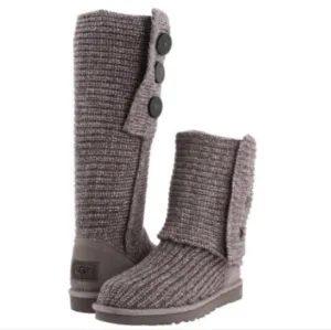 Women's UGG boots w Classic Cardy