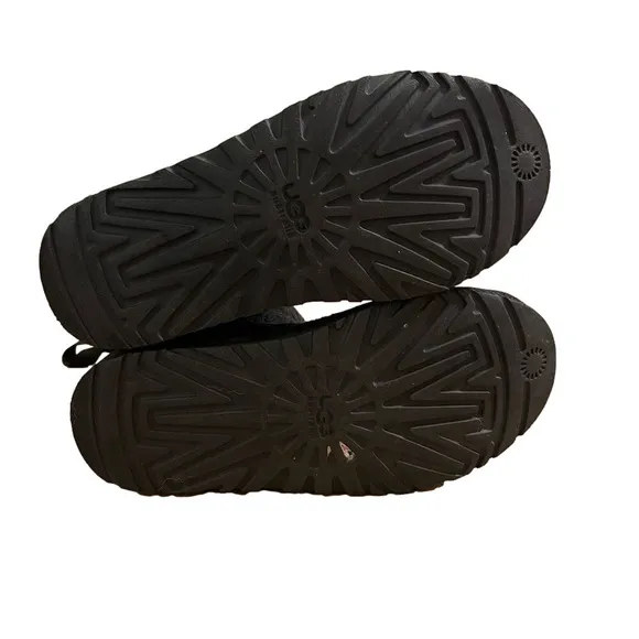 Women’s Ugg Isla Bow Boots Black Knit Suede Slip On