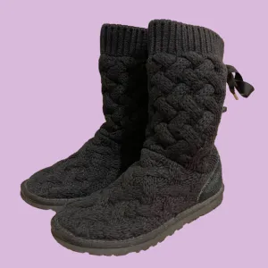 Women’s Ugg Isla Bow Boots Black Knit Suede Slip On