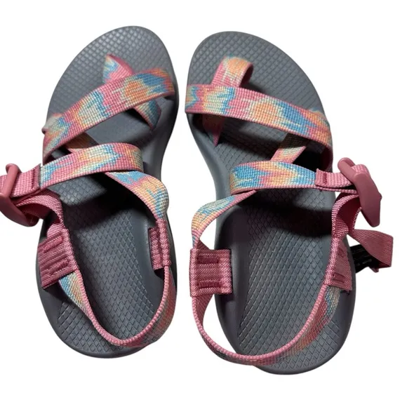 Women’s Z2 Classic Sandal Aerial Rosette Colorful Strappy Sandals size 7 NWT
