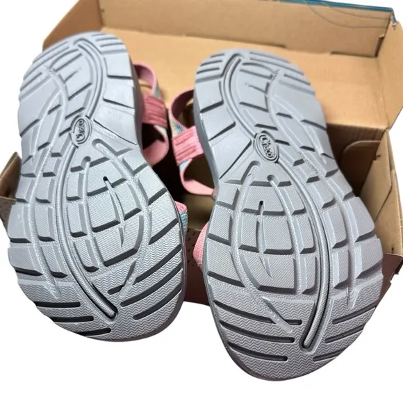 Women’s Z2 Classic Sandal Aerial Rosette Colorful Strappy Sandals size 7 NWT
