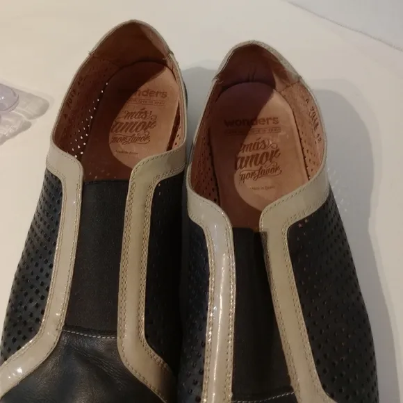WONDERS ”MÁS AMOR POR FAVOR” PERFORATED LEATHER FLATS  Sz.‎ 11 -11.5